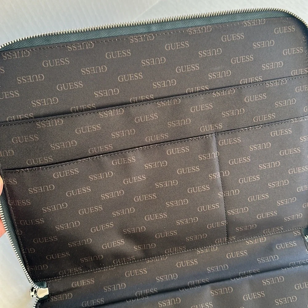 New GUESS Men’s Laptop Document Bag